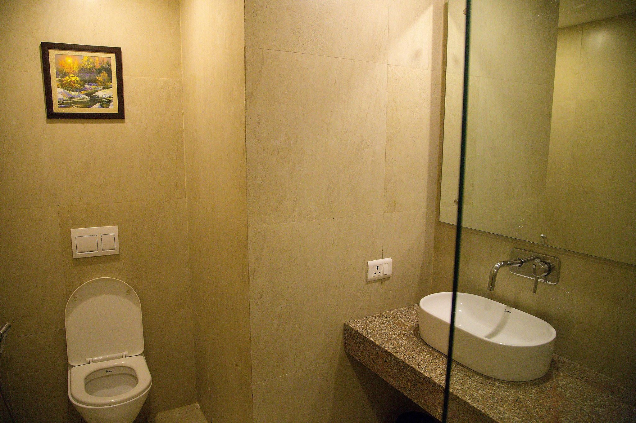 Four Leaf Service Suites GRAND ROOM (KING) 6