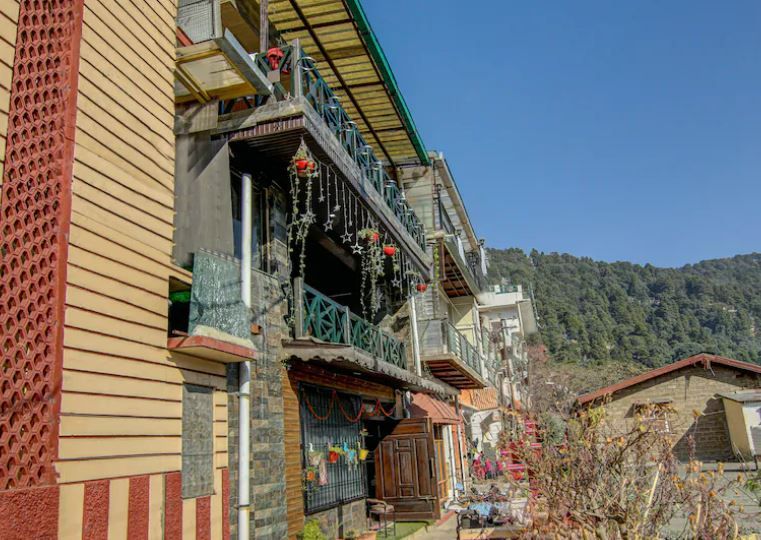 undefined Royce Villa 7