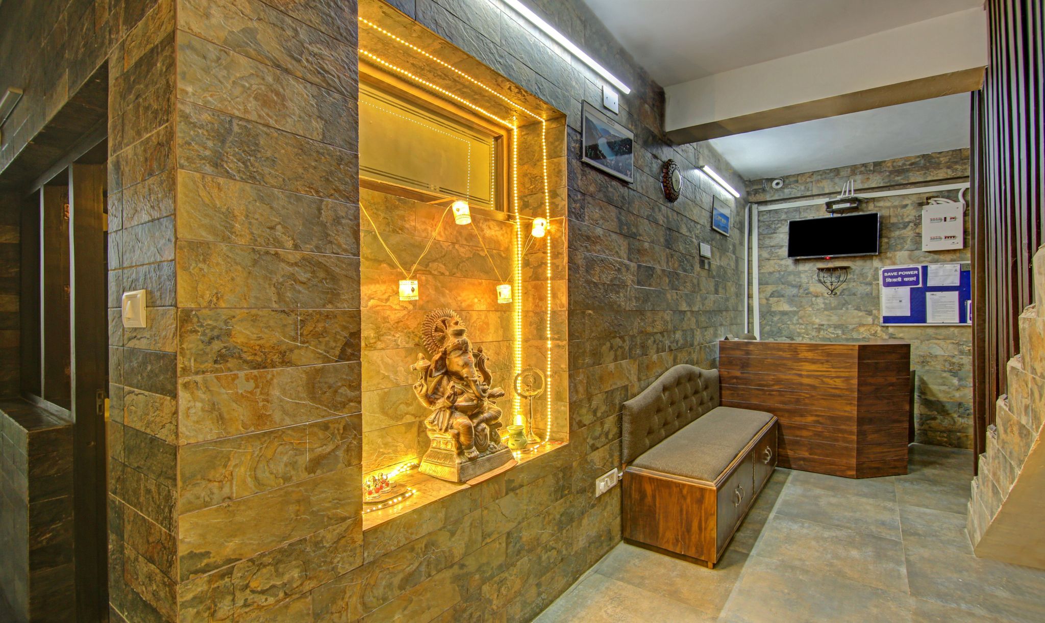 undefined Royce Villa 3