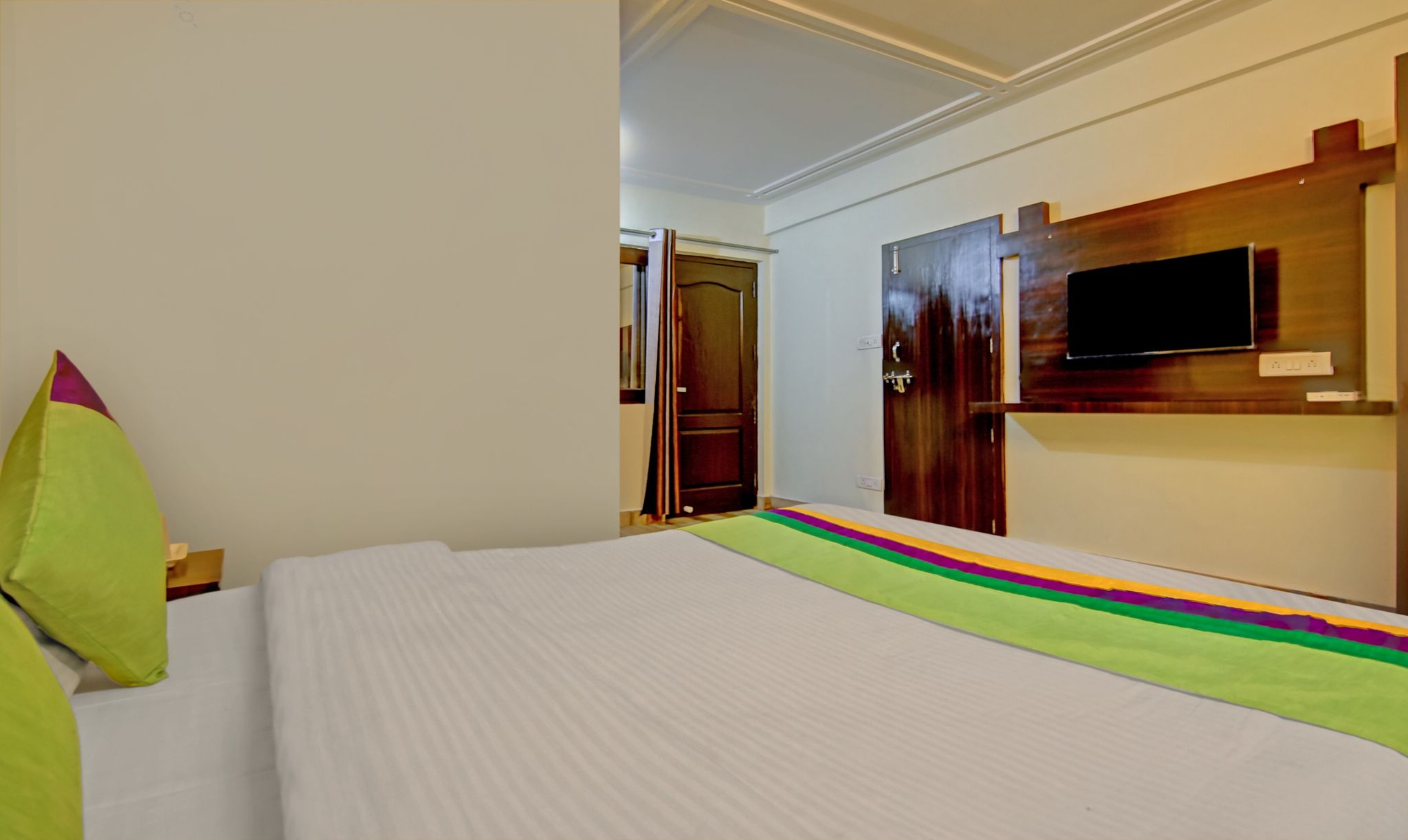 undefined Royce Villa 5