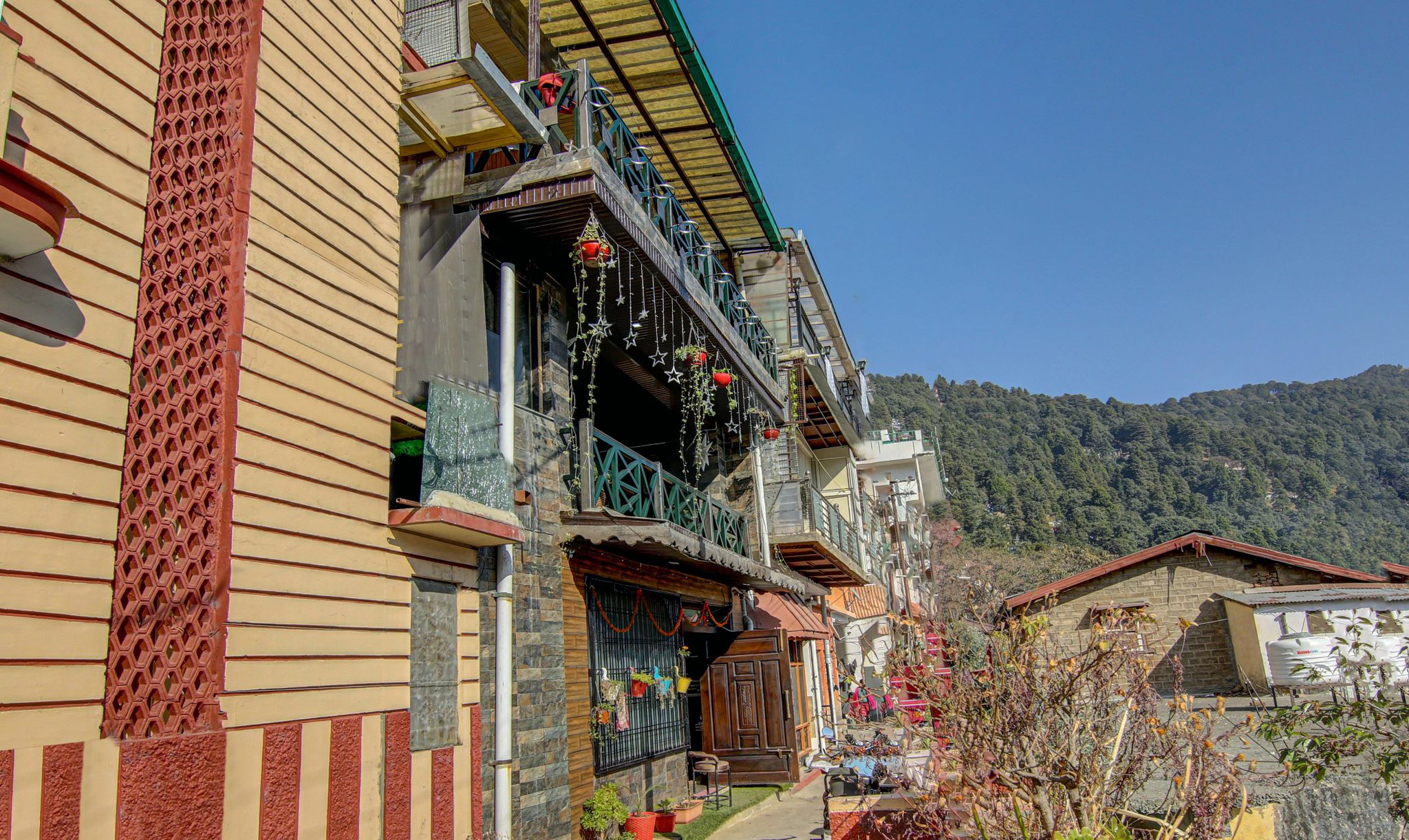 undefined Royce Villa 9