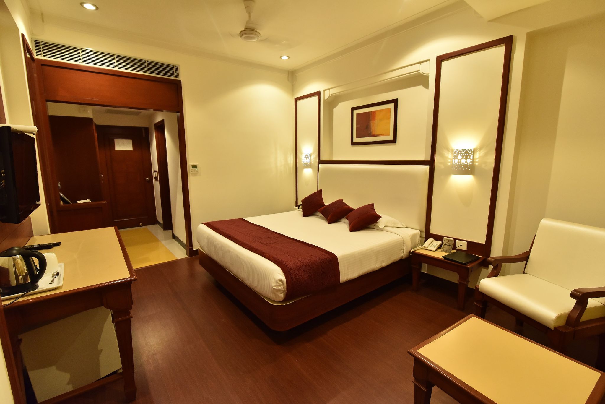 Hotel Niky international DELUXE ROOM