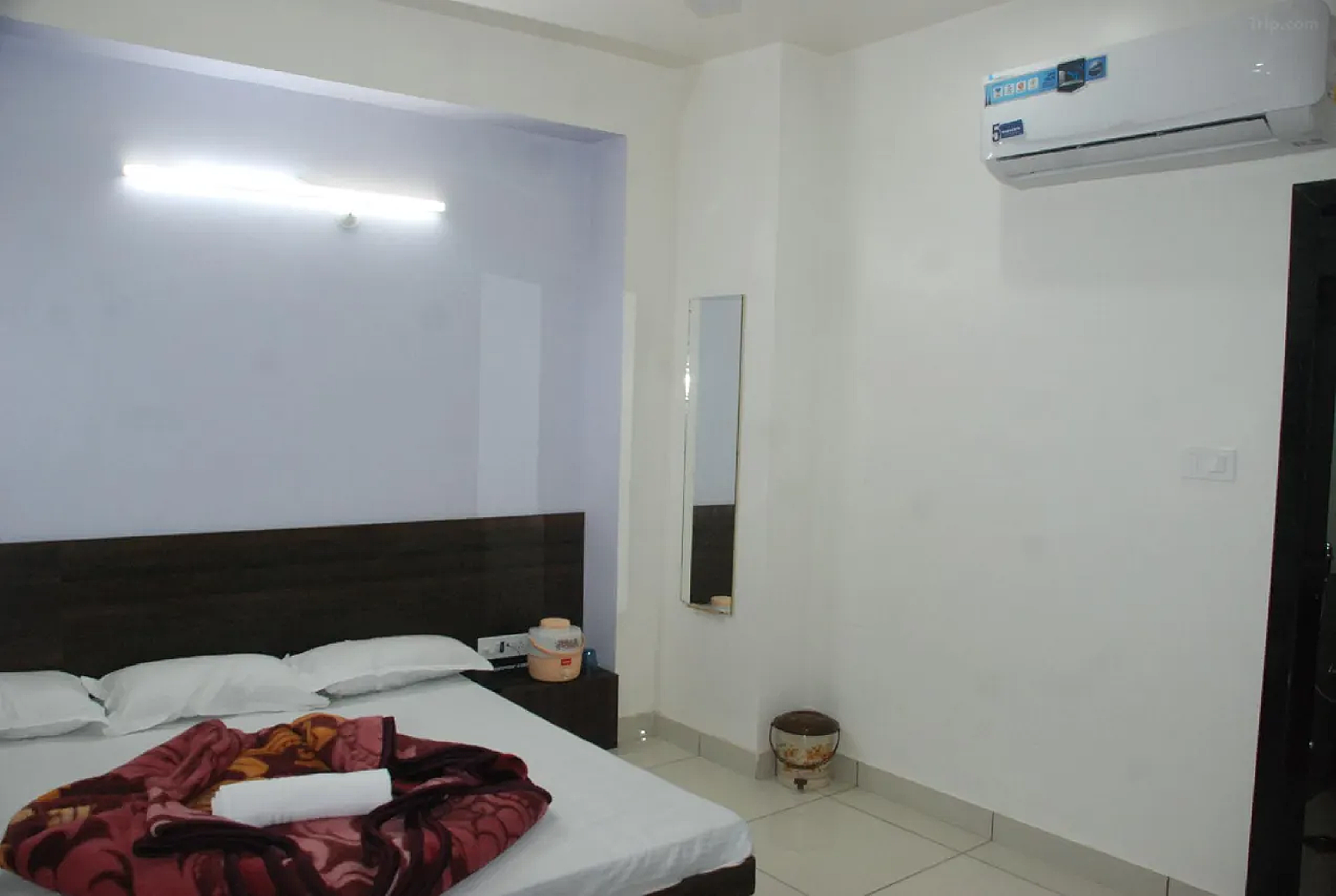 Chouhan Paradise Deluxe Double Room Non AC 2