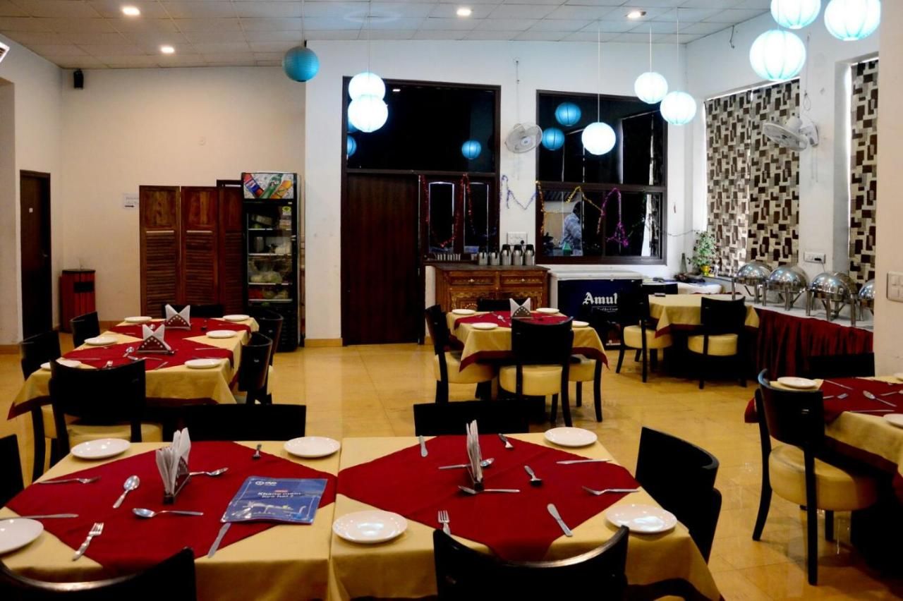 Food & Dining