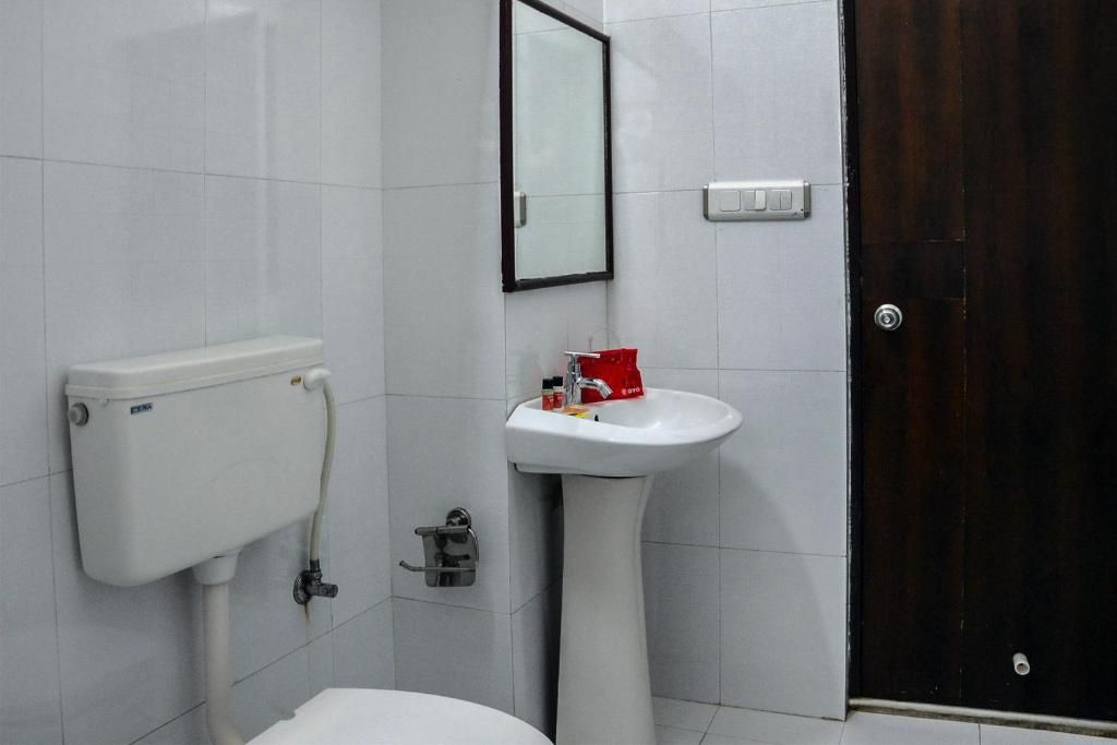 Shree Mohan Villas Deluxe Room 13