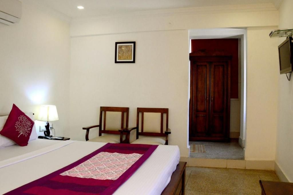 Shree Mohan Villas Deluxe Room 7