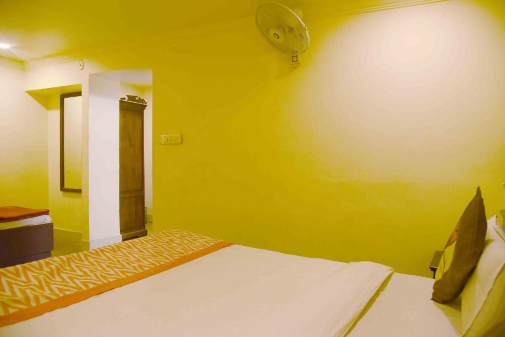 Shree Mohan Villas Deluxe Room 9