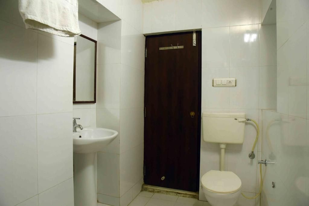 Shree Mohan Villas Standard Double Room 6
