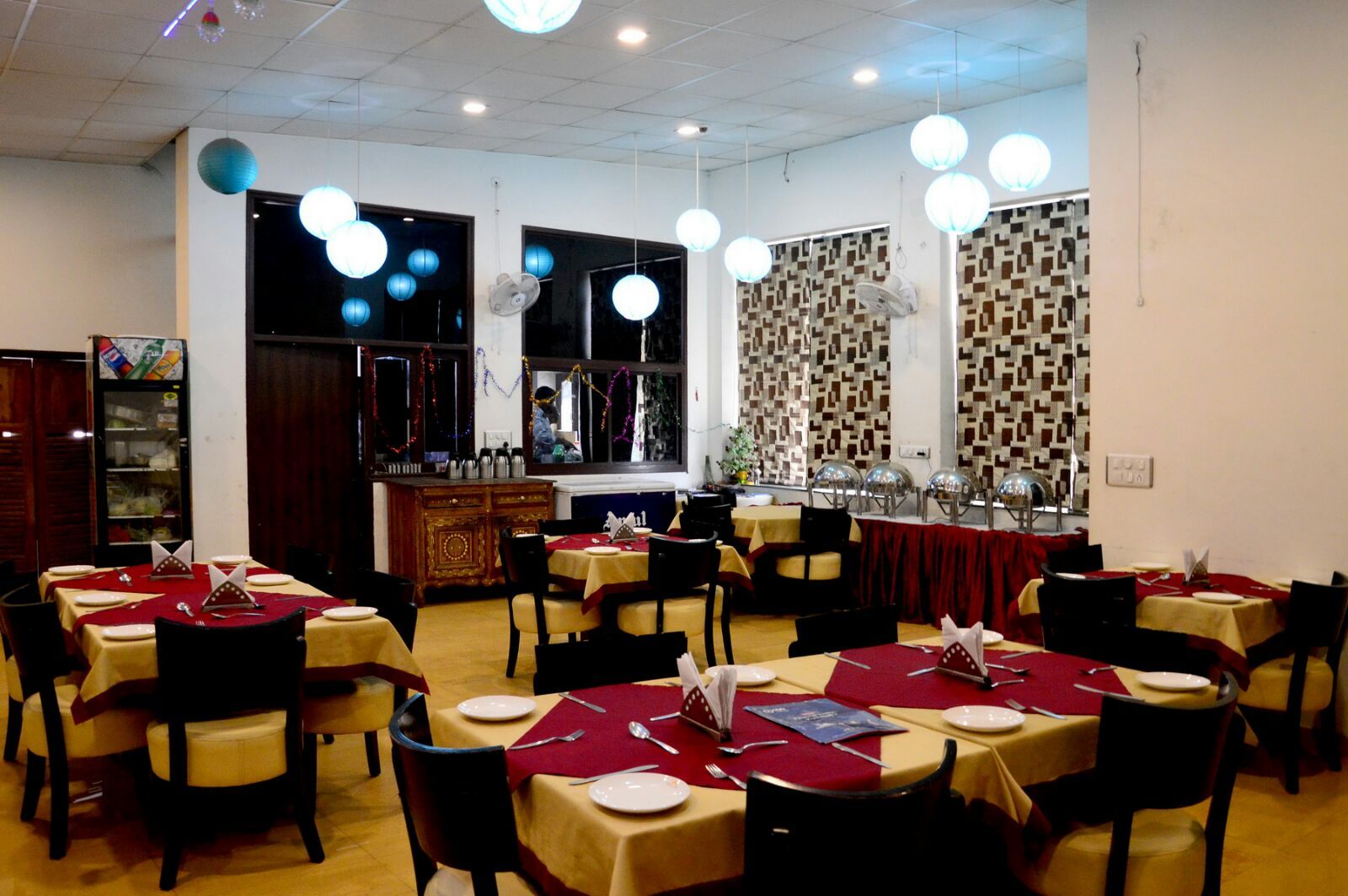 Food & Dining
