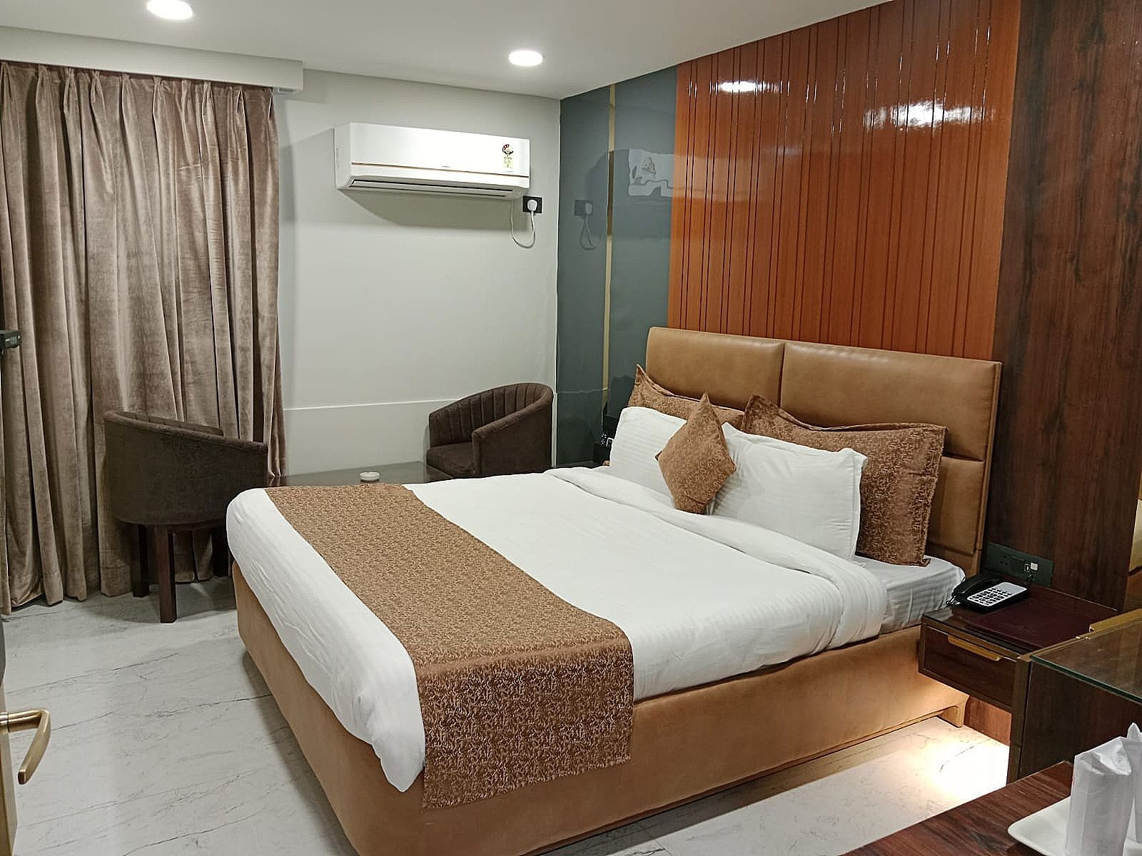 Deluxe Double Bed Room