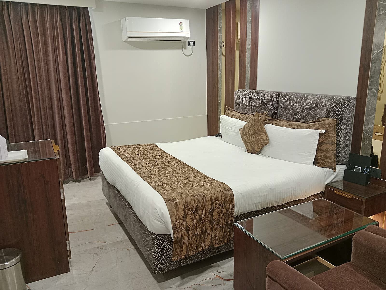 Deluxe Double Bed Room