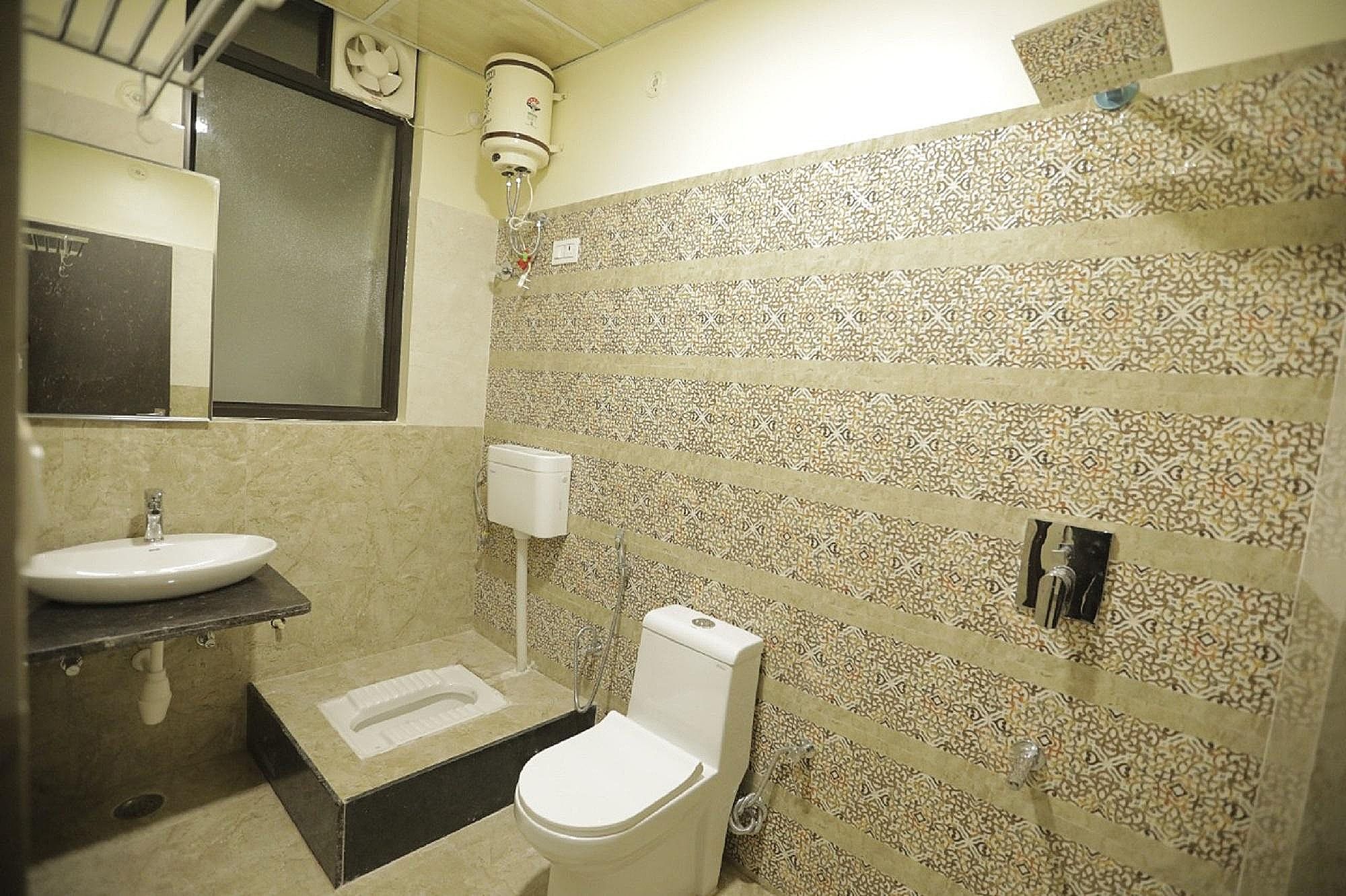 Hotel Raas Palace Super Deluxe Room 3