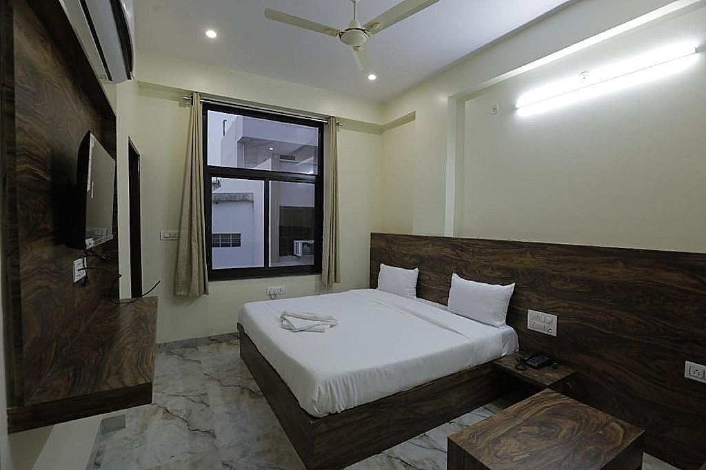 Hotel Raas Palace Deluxe Room 16
