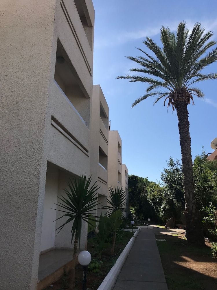 undefined Daphne Hotel Apartments 4