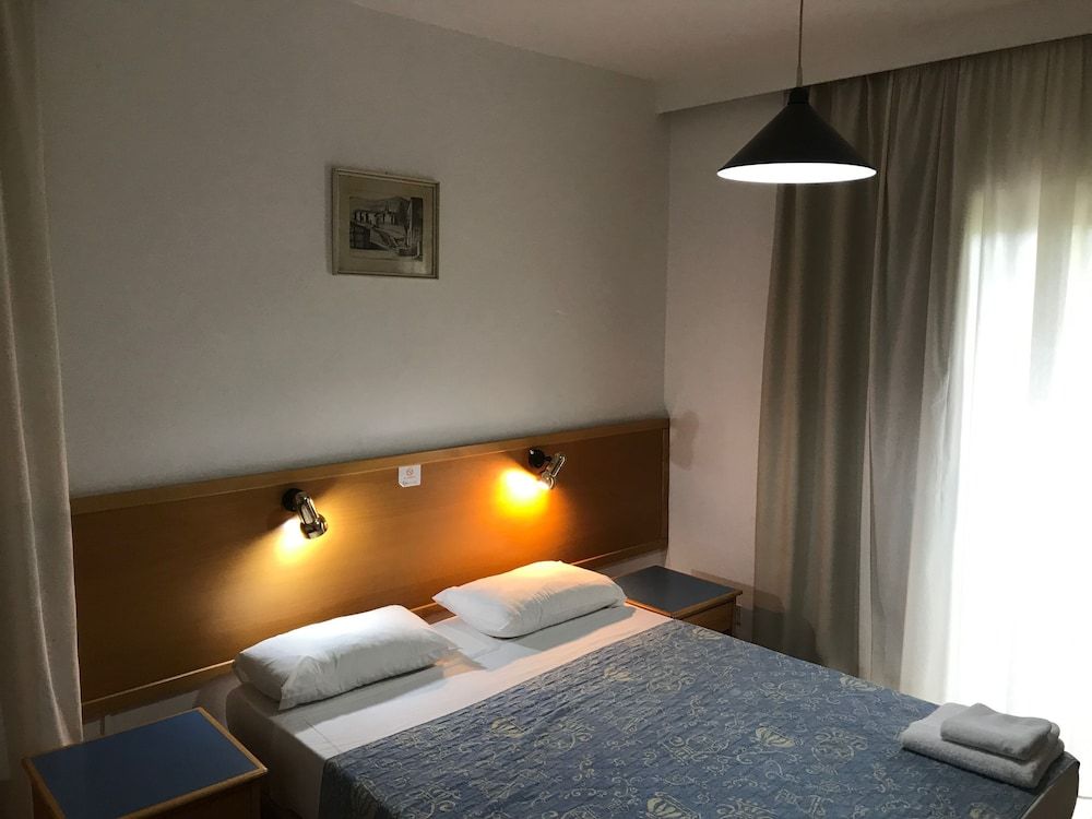 undefined Daphne Hotel Apartments 8