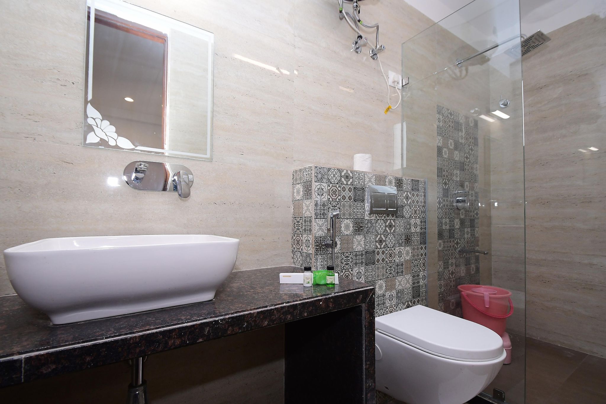 Hotel Life Inn Deluxe Room 9