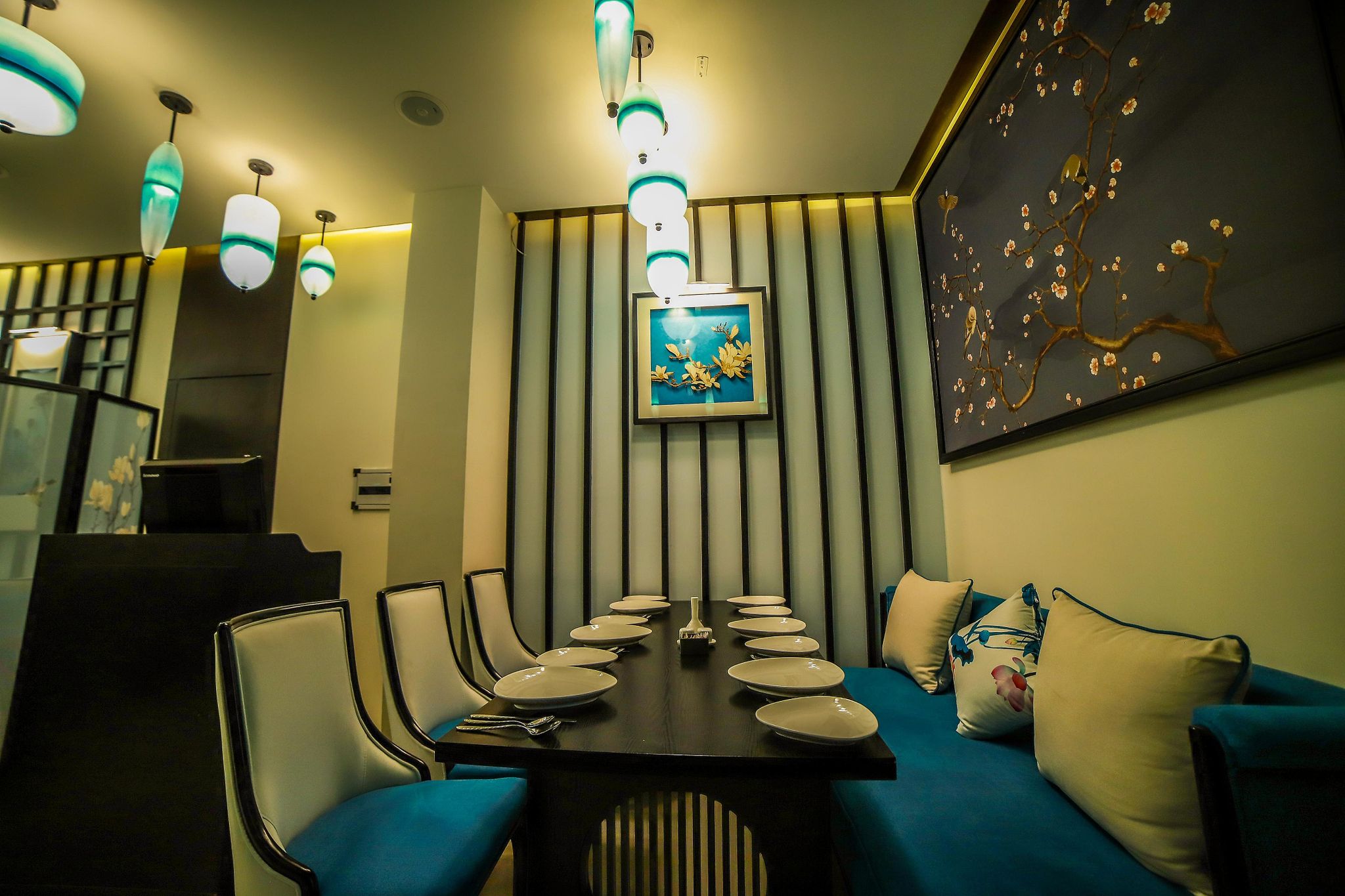 Food & Dining