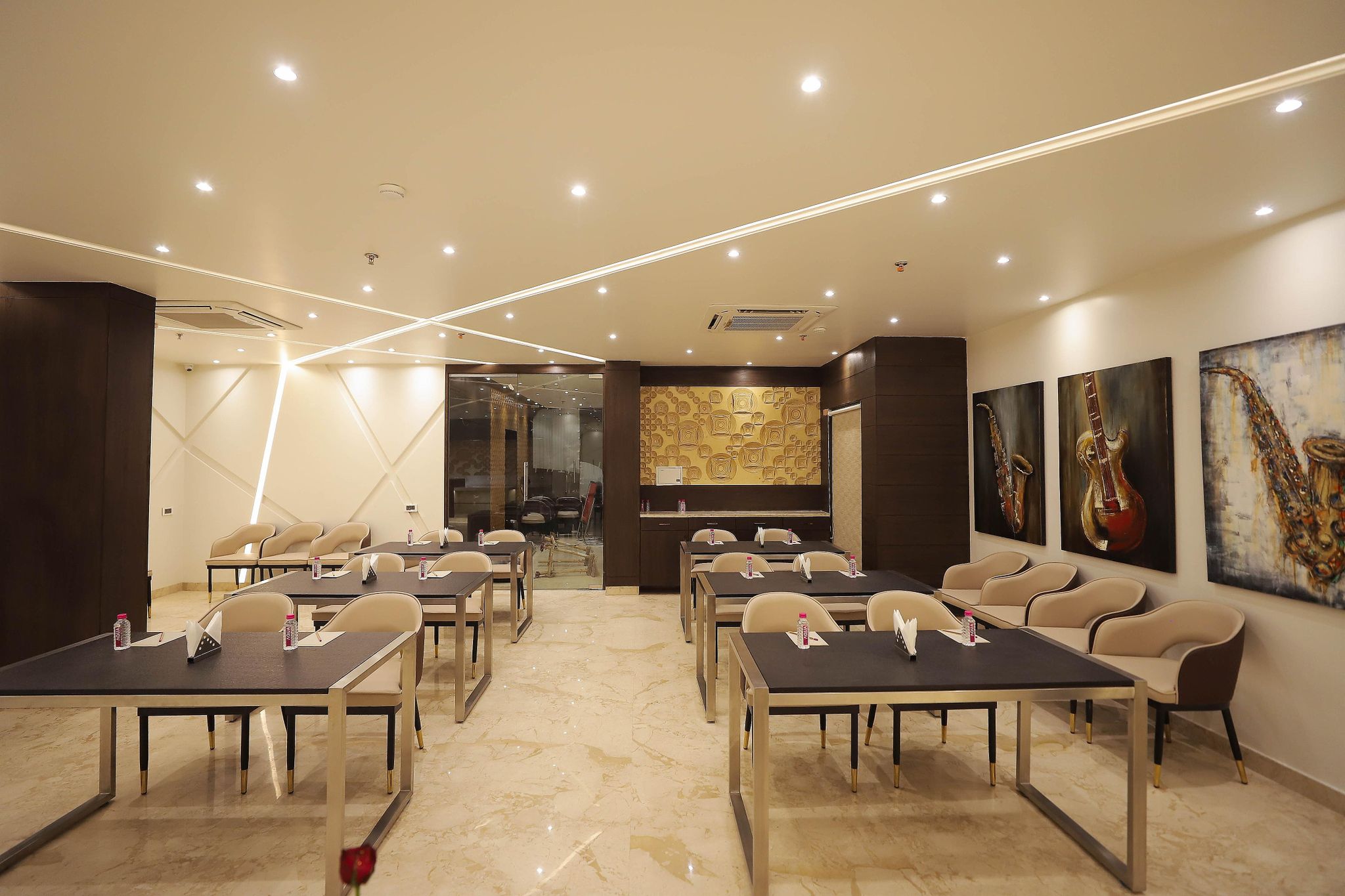 Food & Dining