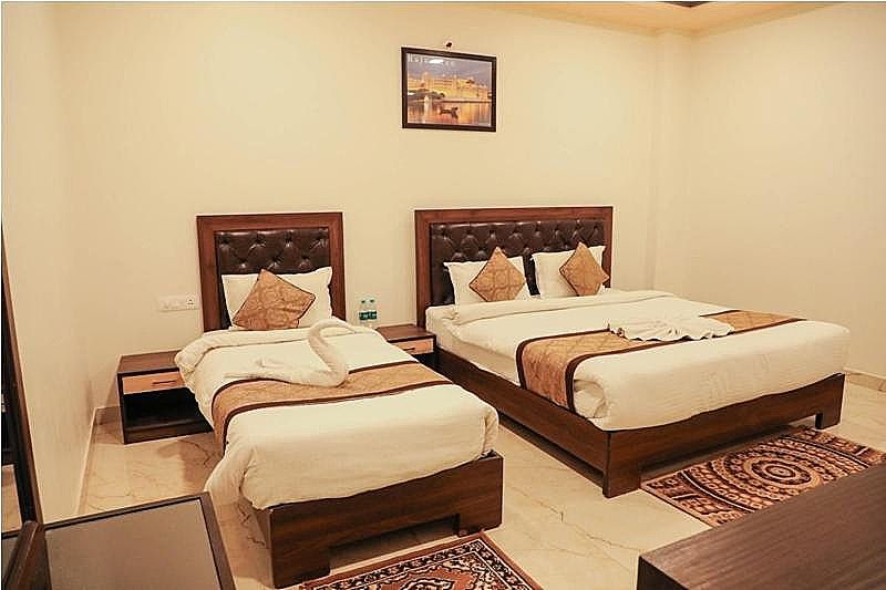 Hotel Ratnam Palace