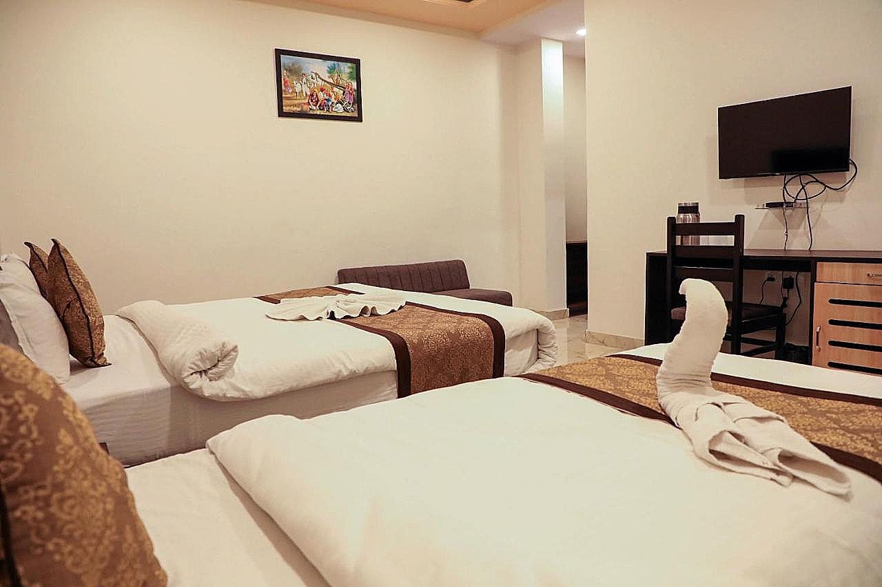 Hotel Ratnam Palace