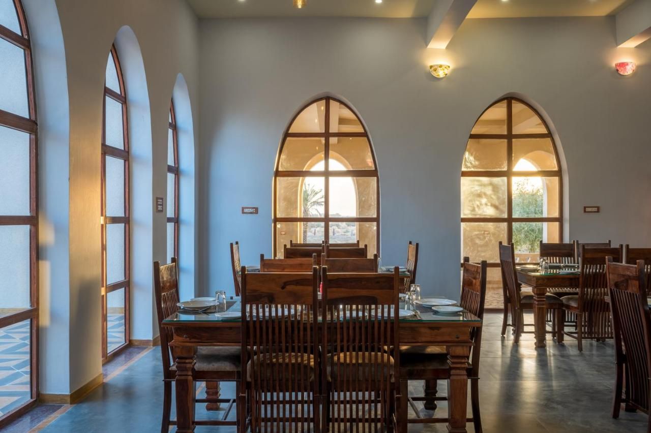 Food & Dining