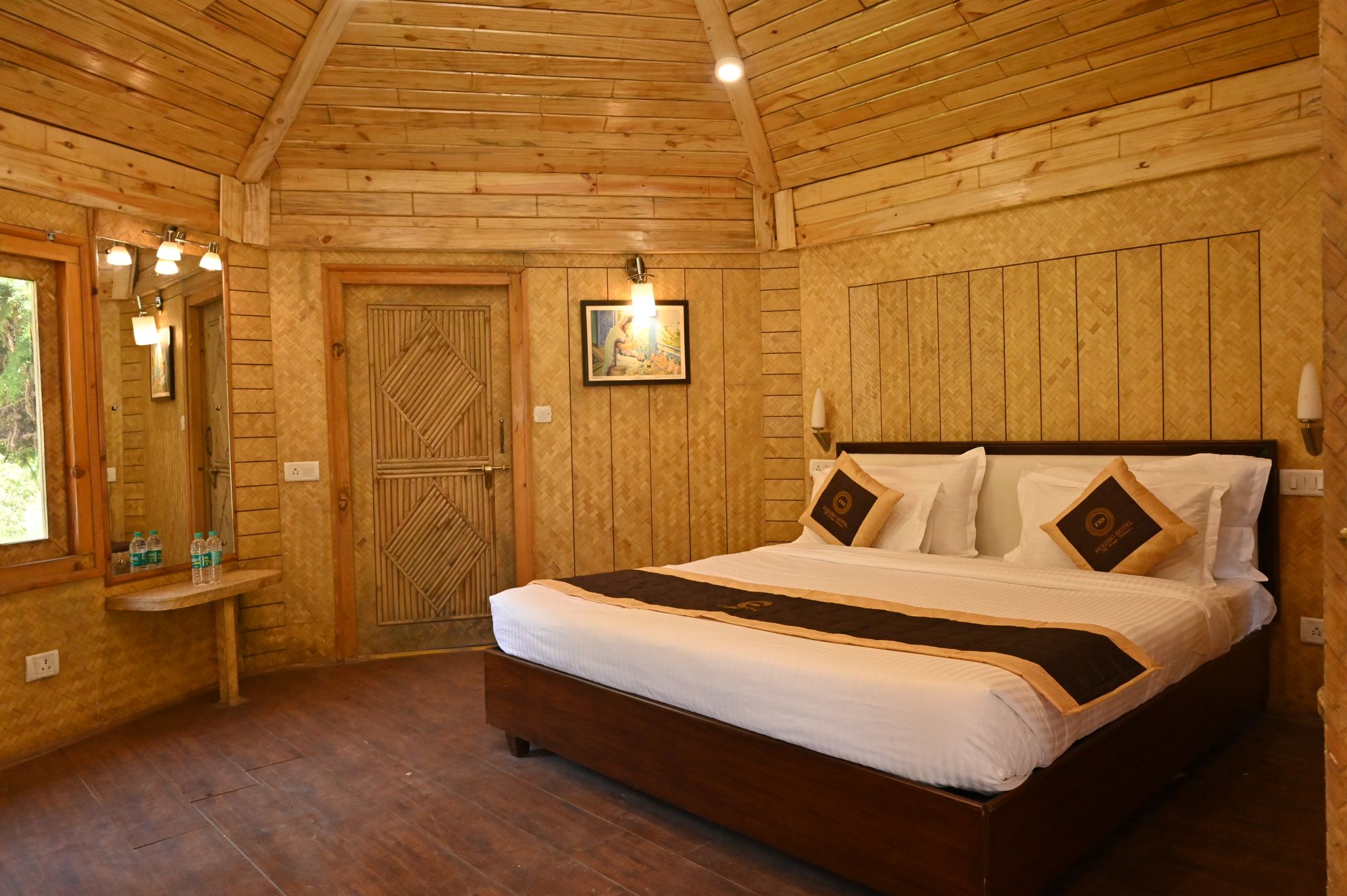 Foxoso Misty Oak Resort Near Kainchi Dham 8 kms Bamboo Retreat