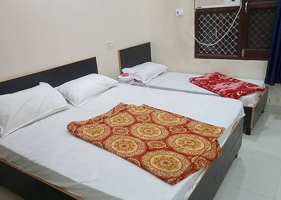 undefined Hotel Bhatia Inn 6