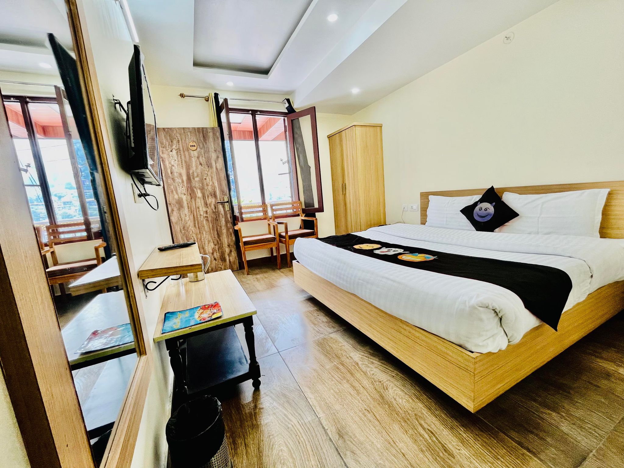 Hotel Emoji Inn Happy Room 7