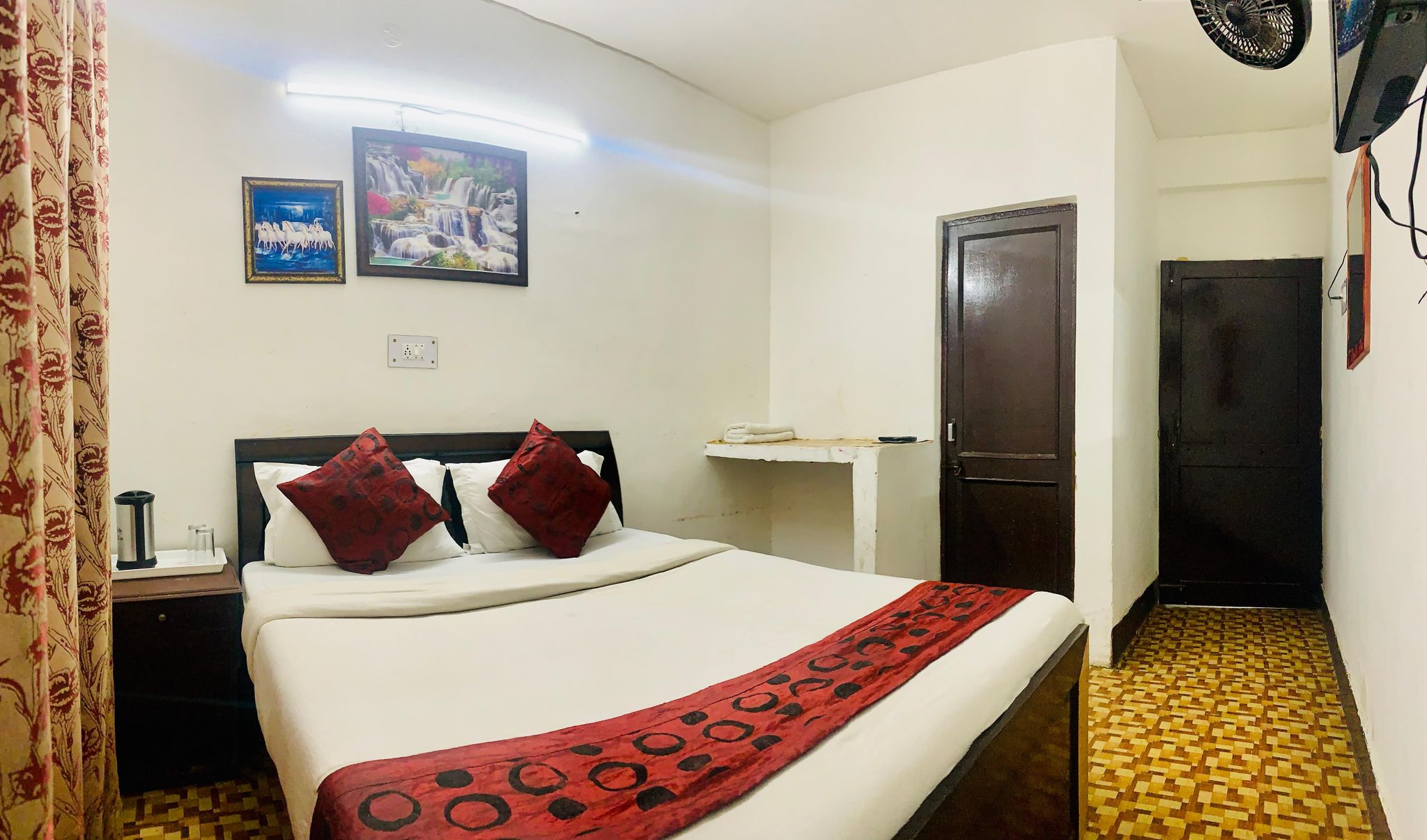 Hotel H K Legacy (Walkable distance from Mall Road) Semi Deluxe Room 5