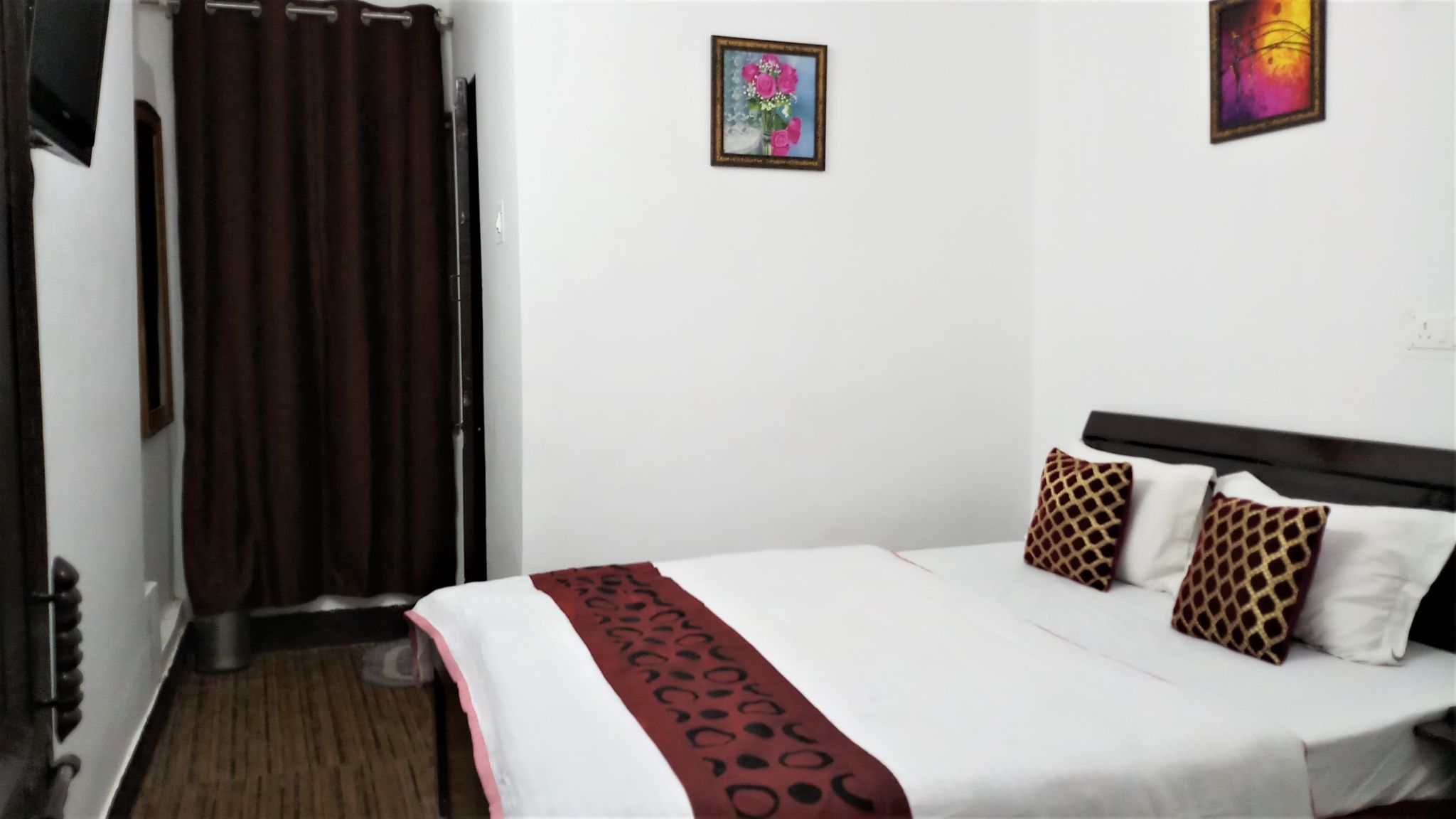 Hotel H K Legacy (Walkable distance from Mall Road) Semi Deluxe Room