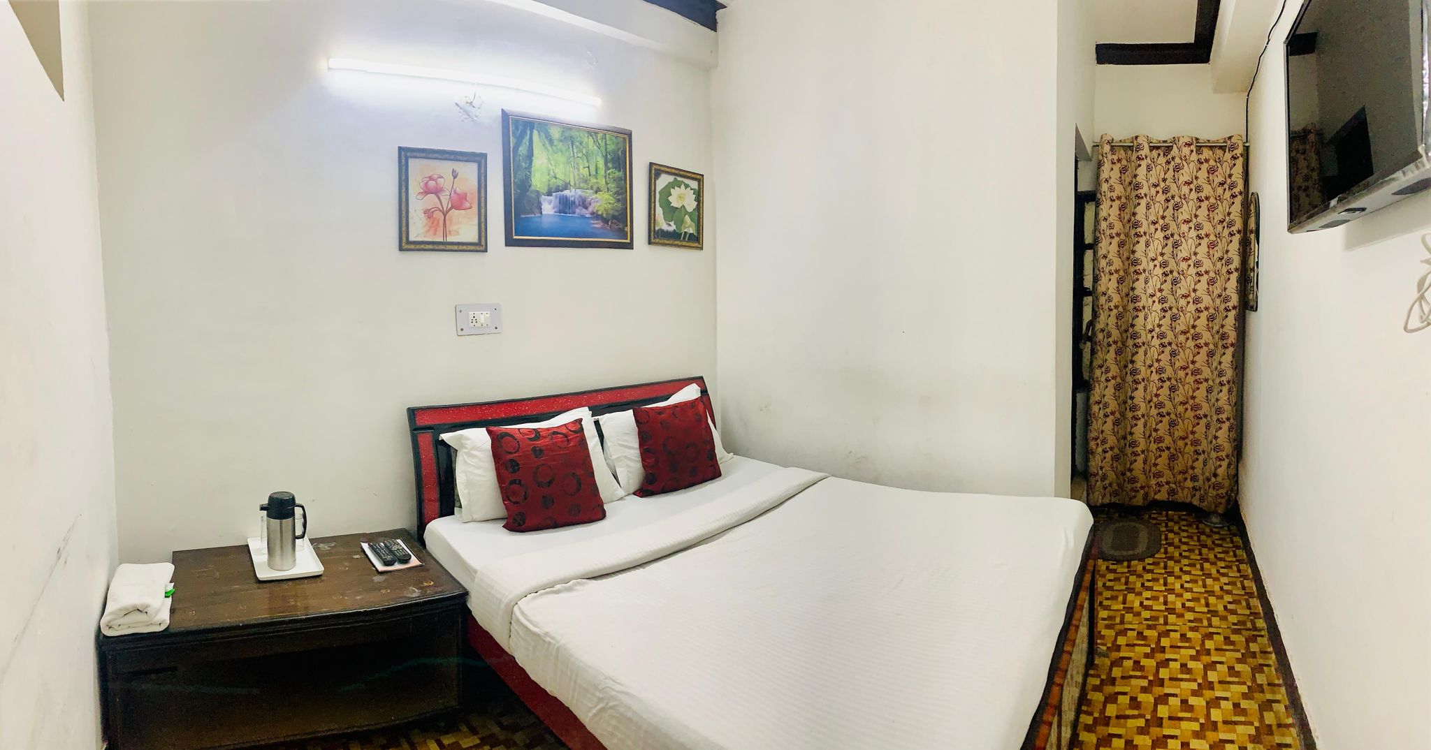 Hotel H K Legacy (Walkable distance from Mall Road) Semi Deluxe Room 4