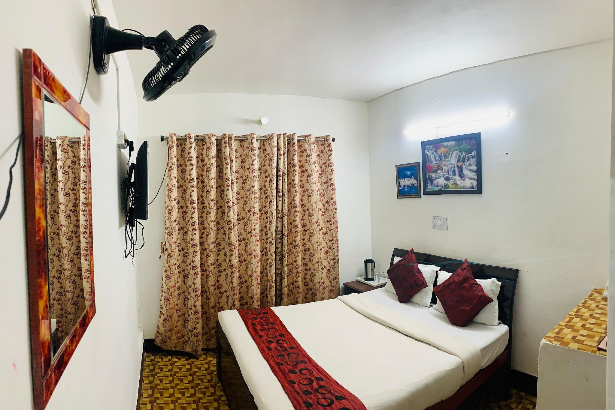 Hotel H K Legacy (Walkable distance from Mall Road) Semi Deluxe Room 6