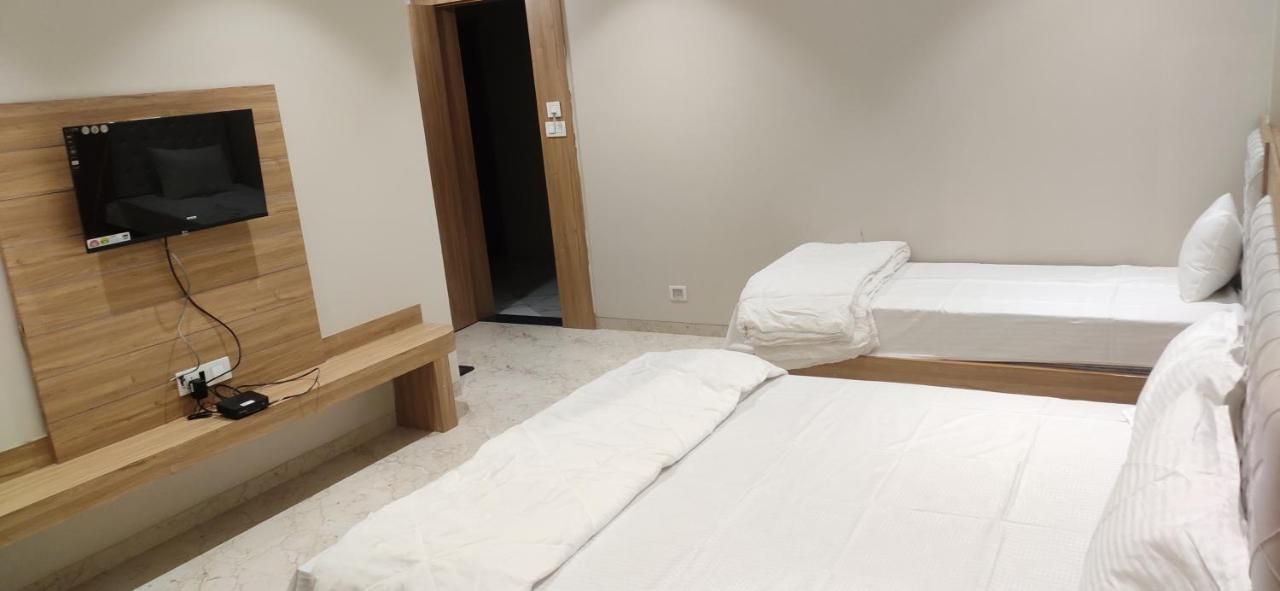 undefined Hotel 9 Coin 8