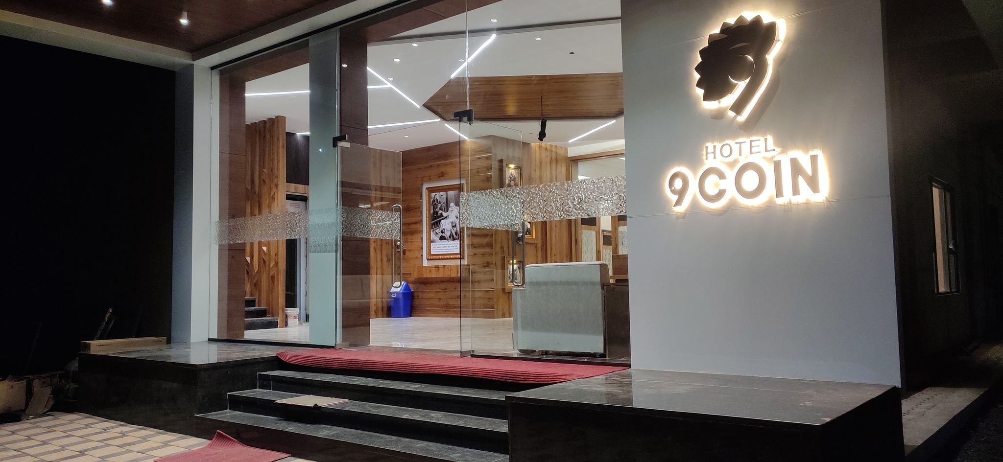 undefined Hotel 9 Coin 7