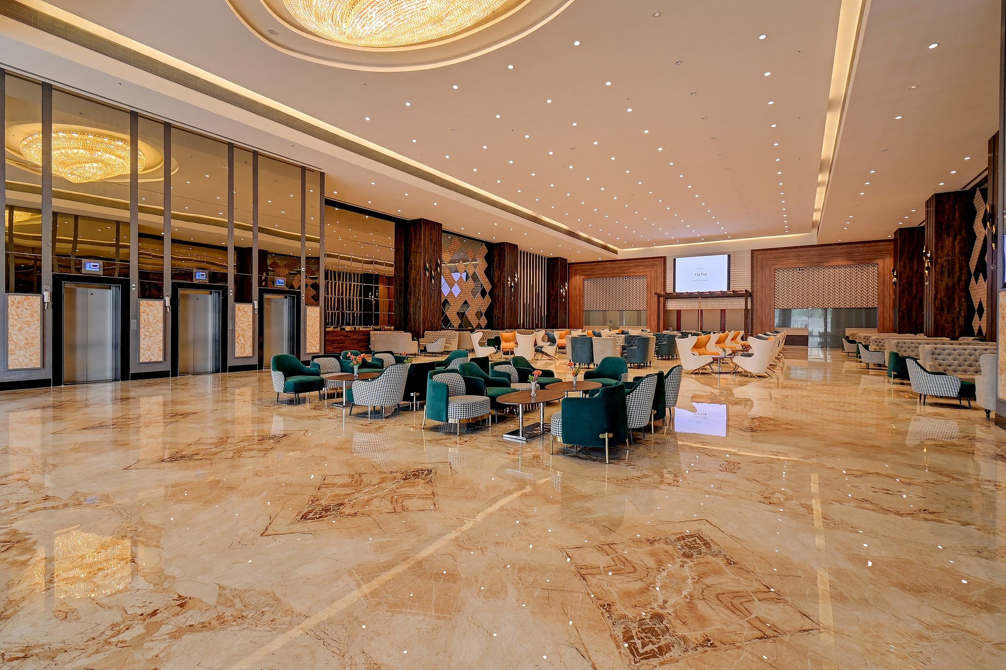 undefined Hotel Tip Top International 4