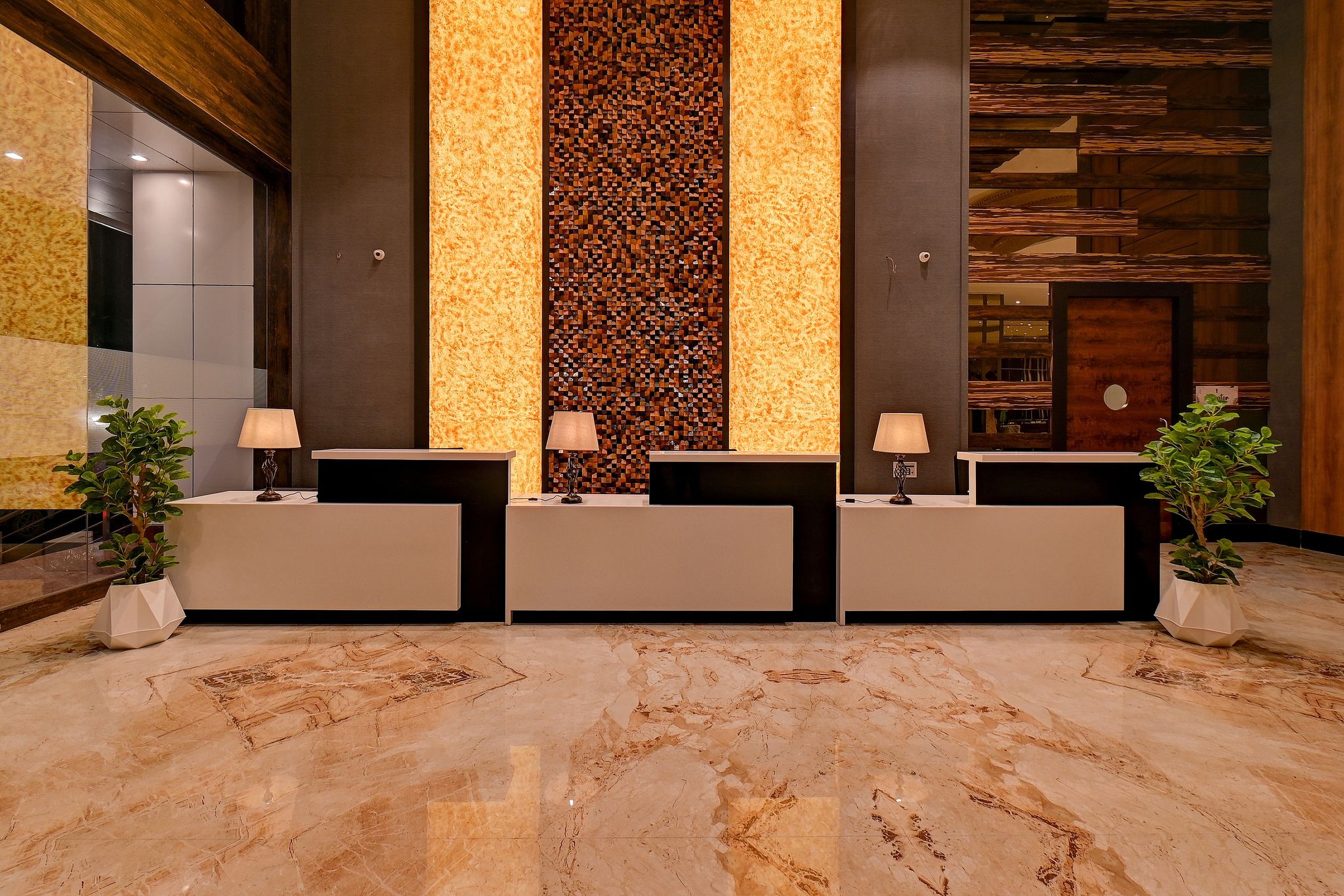 undefined Hotel Tip Top International 3
