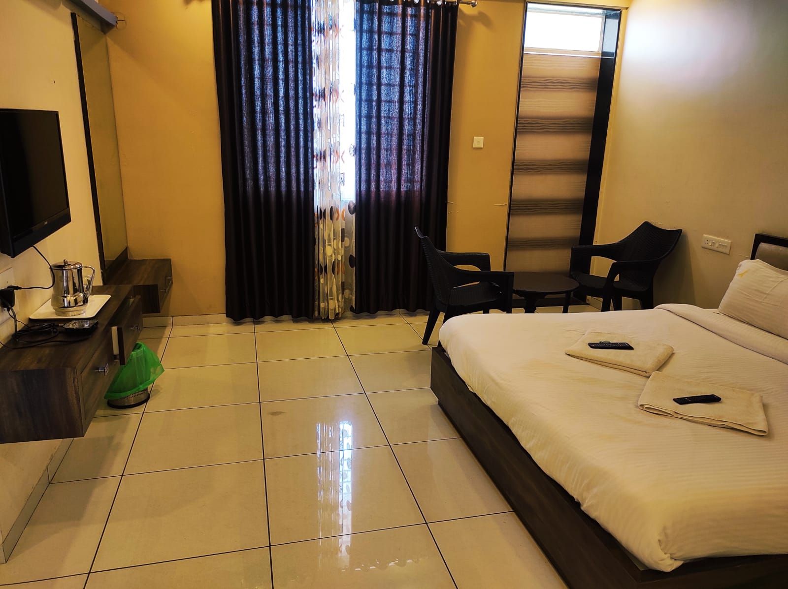 Hotel Golden Eagle Deluxe AC Room 2