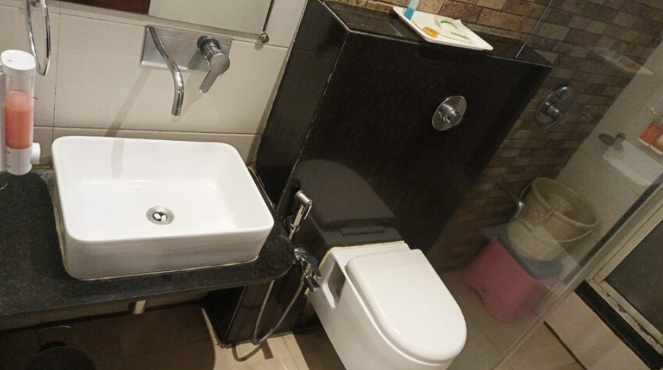 Hotel Chaitali  Deluxe AC Room 7