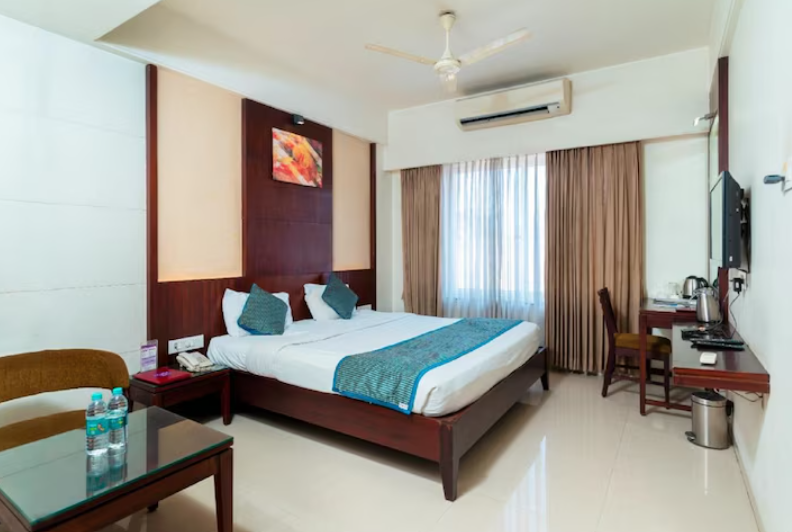 Hotel Chaitali  Deluxe AC Room 5