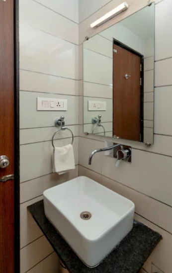 Hotel Chaitali  Deluxe AC Room 9