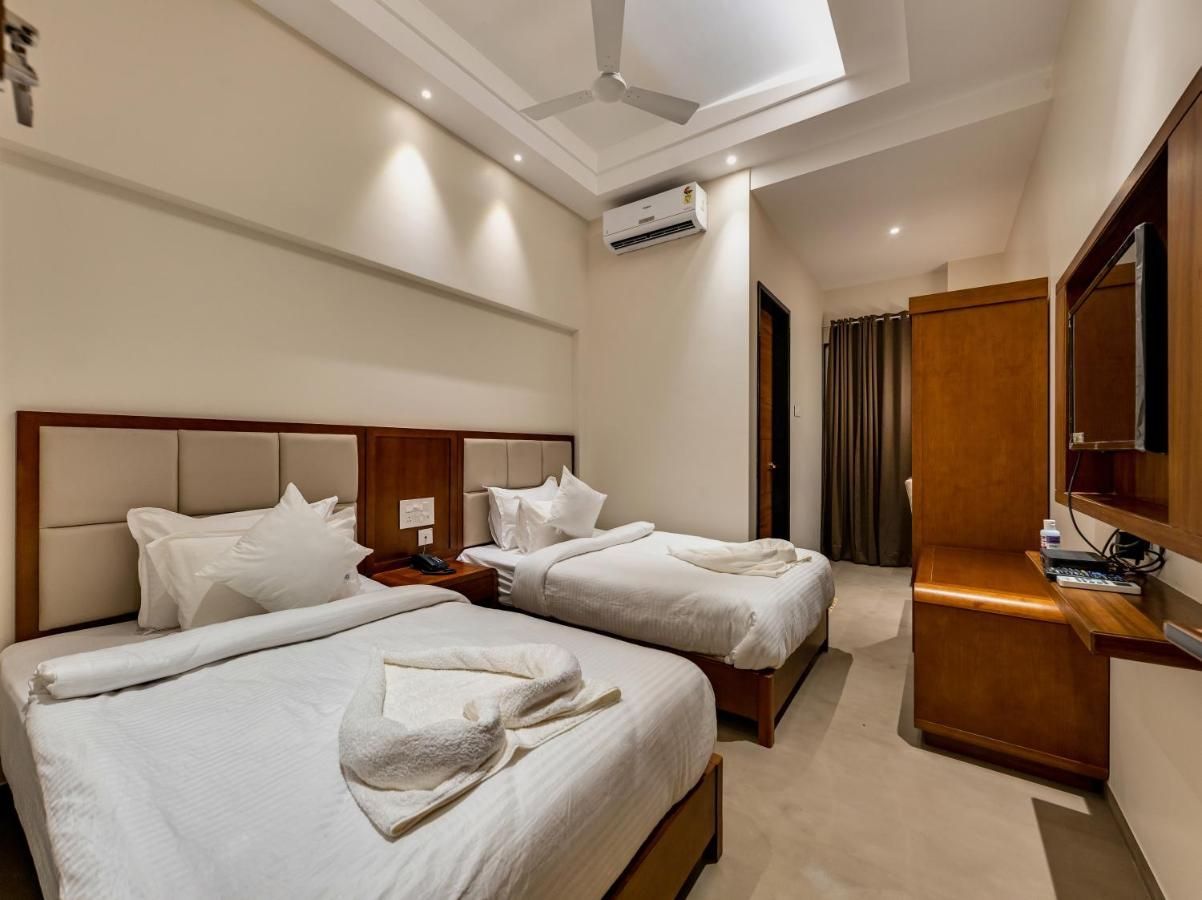 Hotel Grand Regal Deluxe Twin Bed AC Room