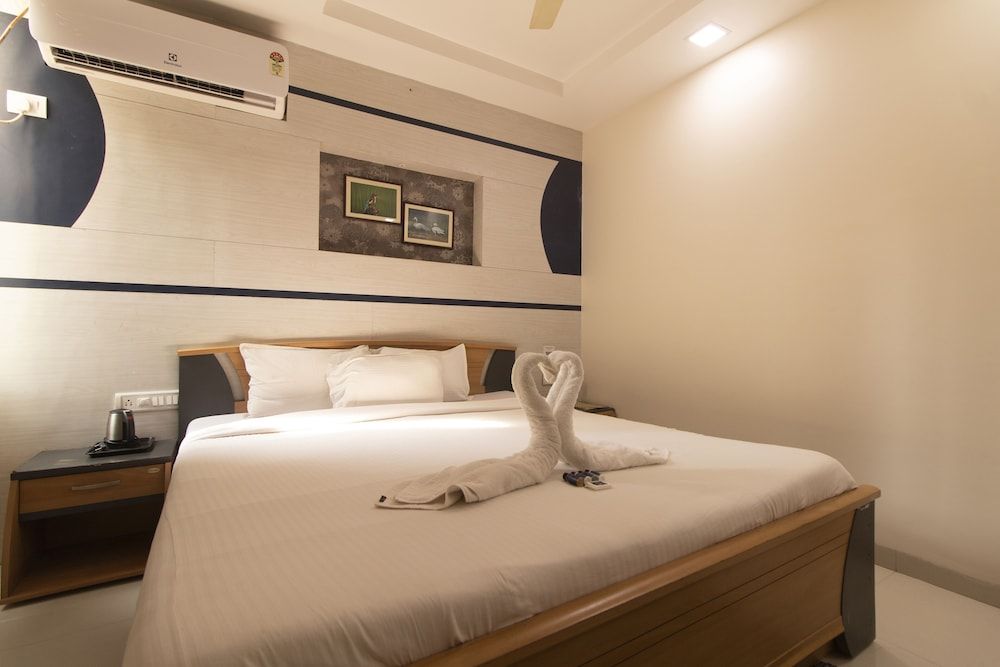 WOW STAYZ2 Hotel Misty Meadows Deluxe Room 26