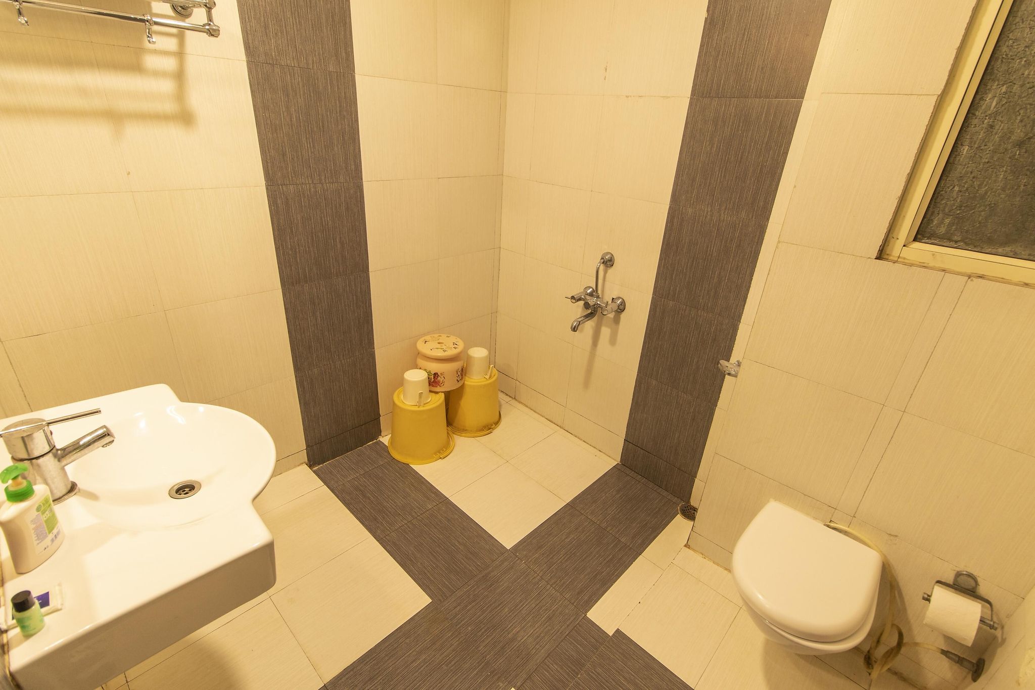 WOW STAYZ2 Hotel Misty Meadows Deluxe Room 32