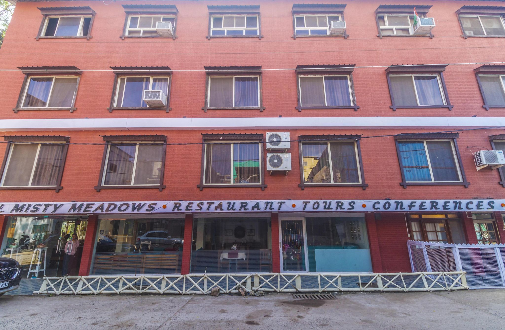 WOW STAYZ2 Hotel Misty Meadows