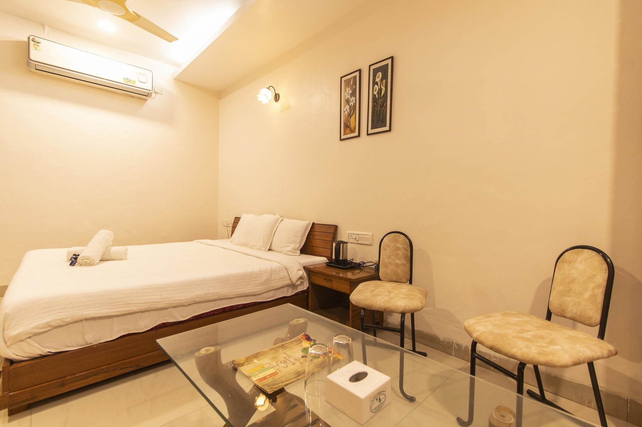 WOW STAYZ2 Hotel Misty Meadows Deluxe Room 9