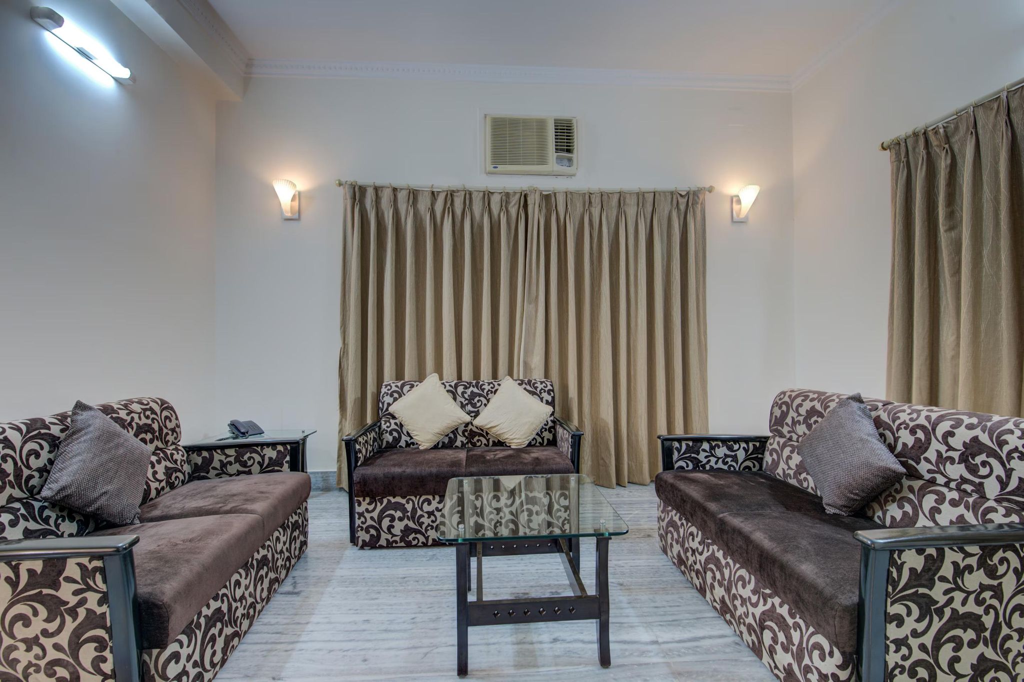 Dorota House Deluxe Room 8