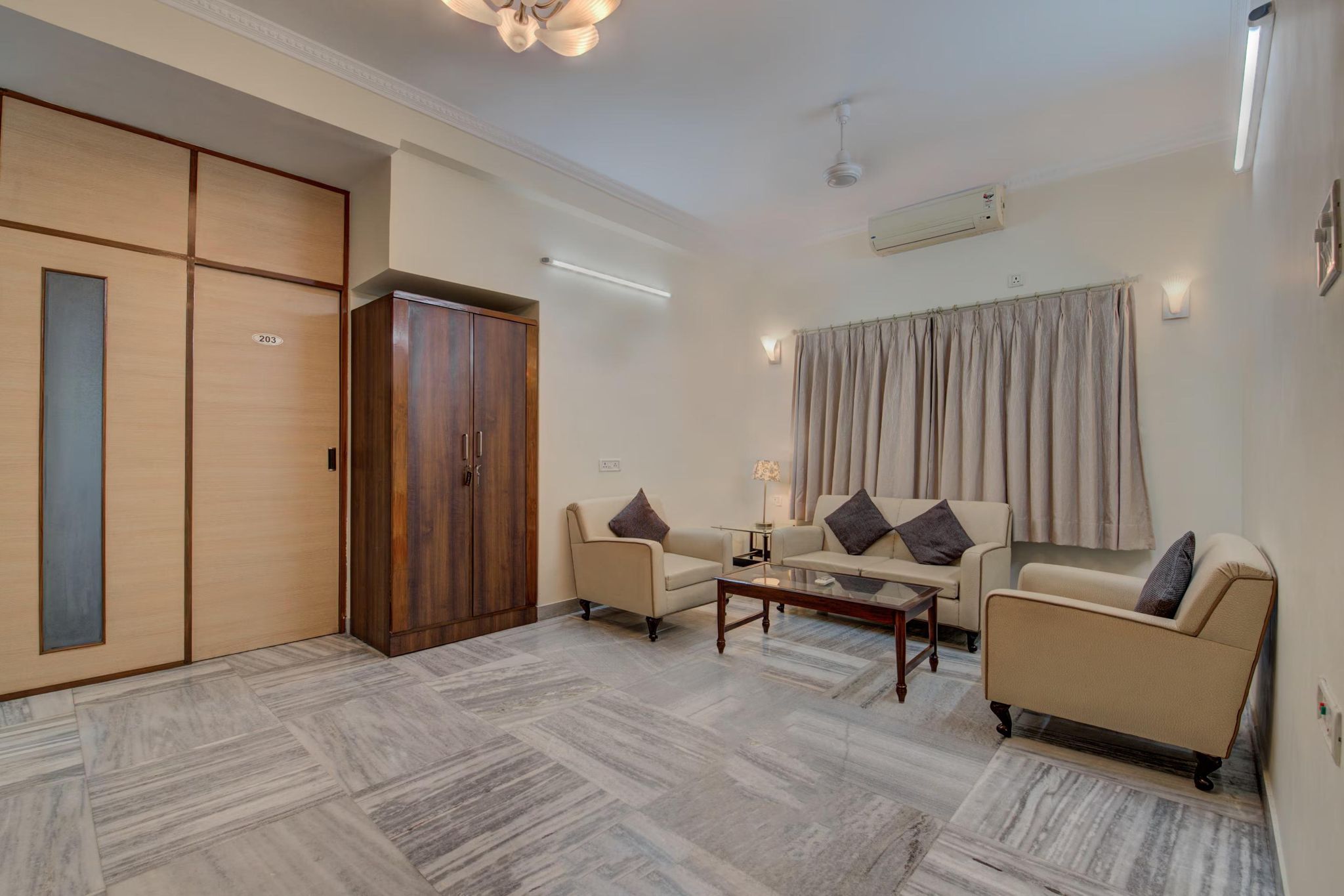 Dorota House Deluxe Room 14