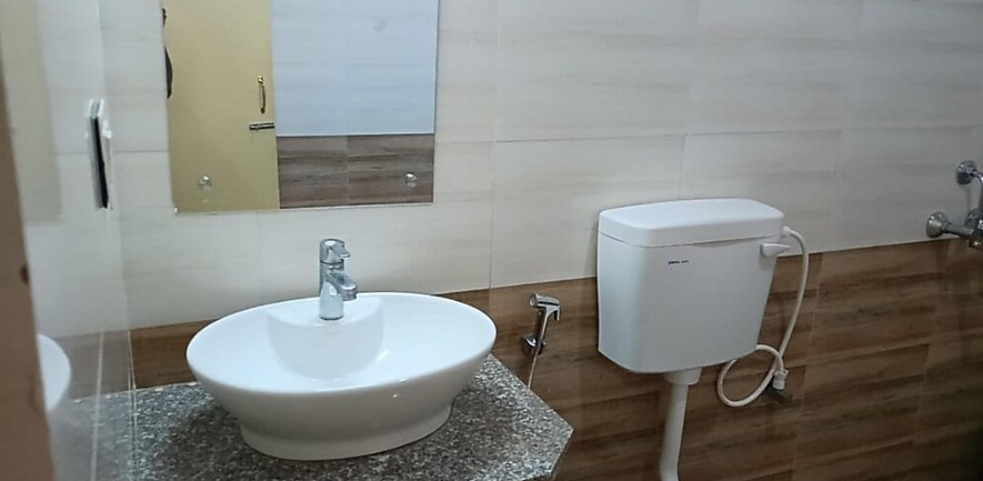 Hotel Dynasty Inn Executive Double Bed Ground Floor 3