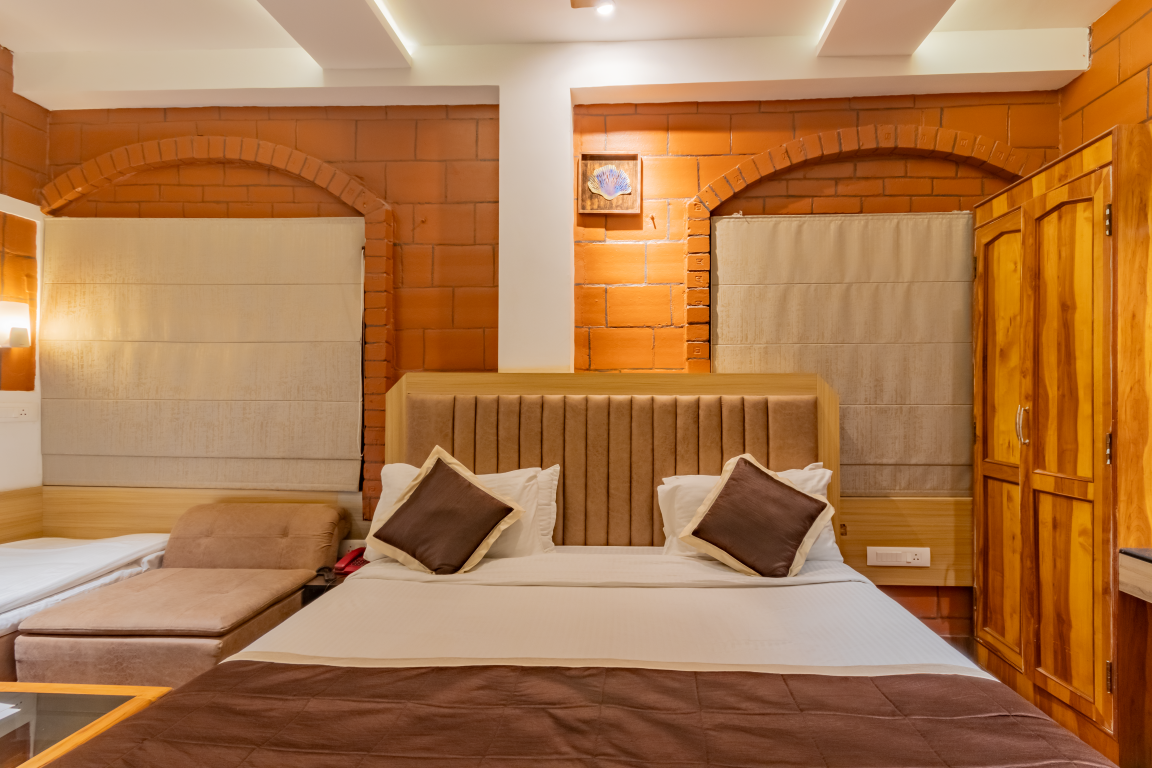 Nest Inn Deluxe Triple Room 5