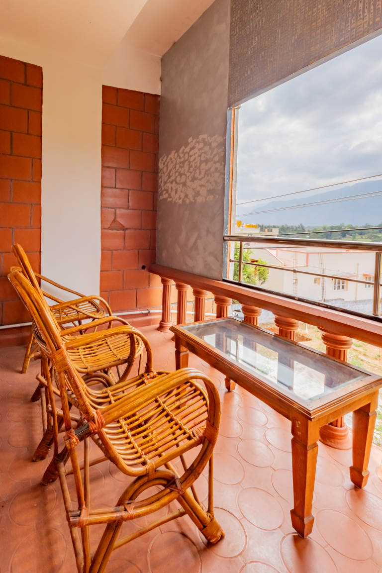 Nest Inn Deluxe Triple Room 11